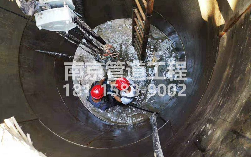 242西城污水池清理